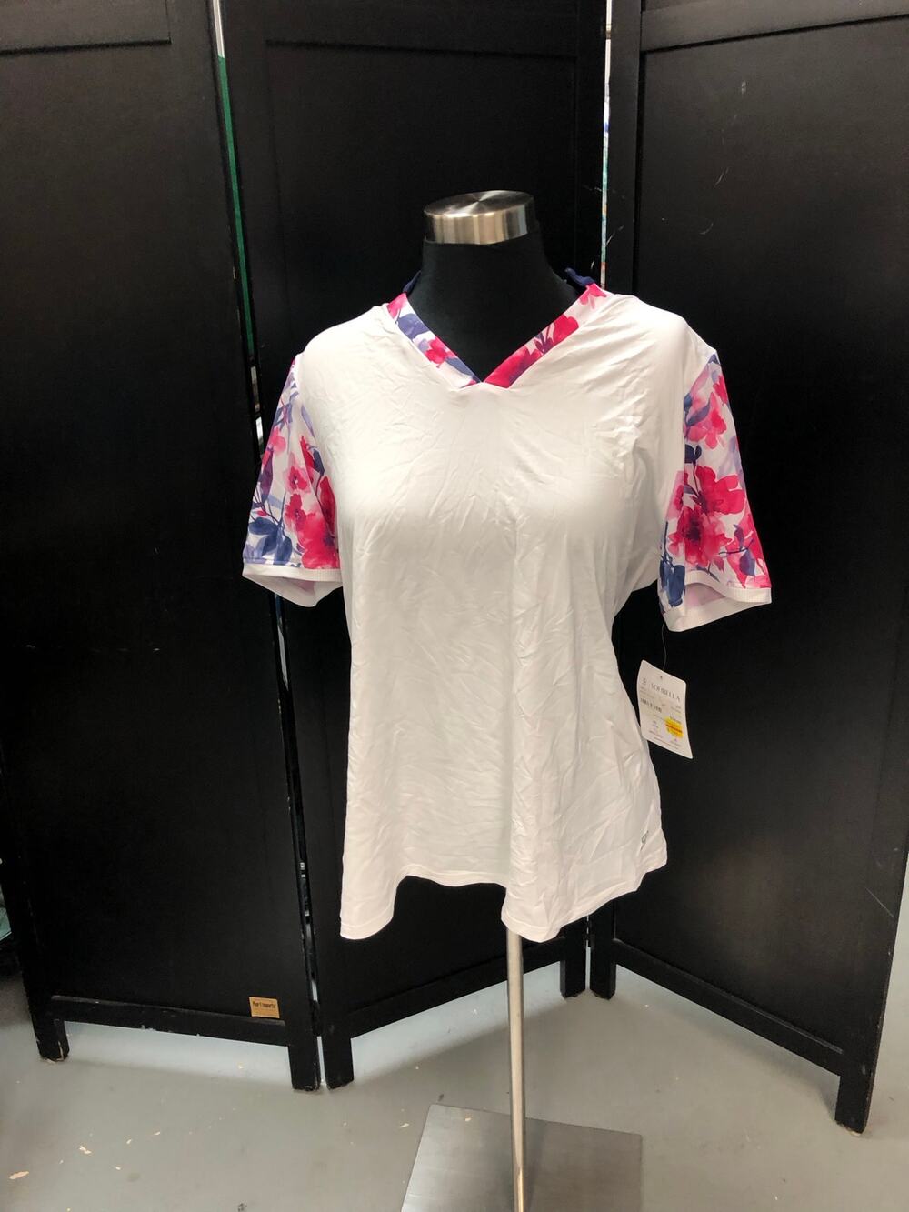 Women's Sofibella White Floral Shirt